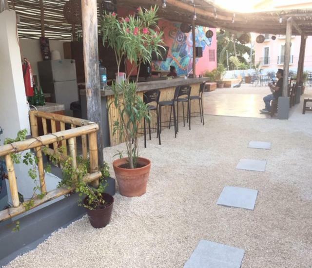 Wabi Hostel Плая дел Кармен Екстериор снимка