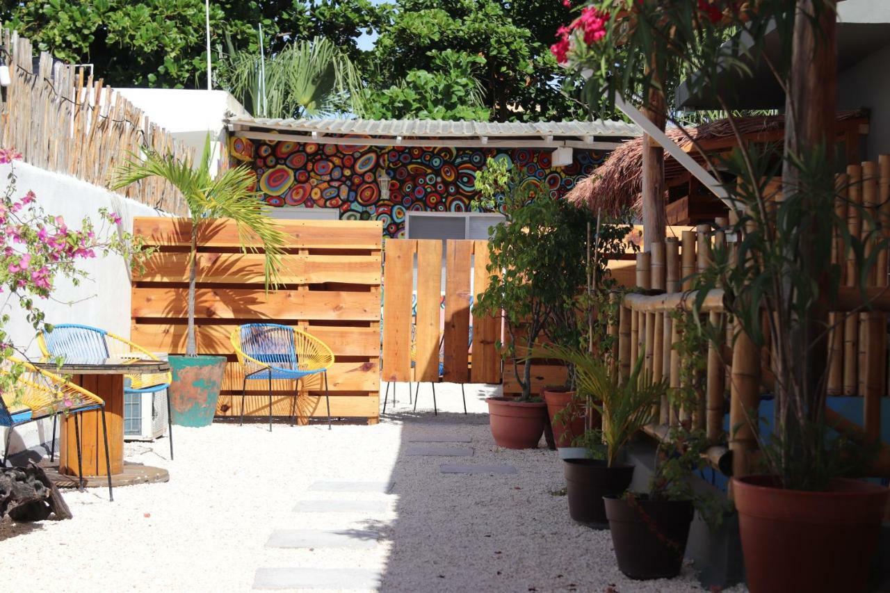 Wabi Hostel Плая дел Кармен Екстериор снимка