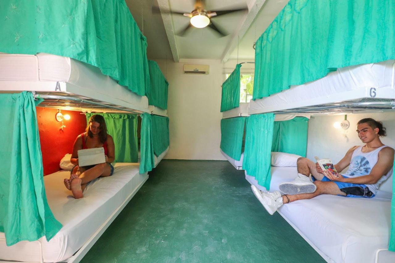 Wabi Hostel Плая дел Кармен Екстериор снимка